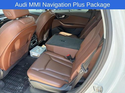 Glacier White Metallic 2017 Audi Q7 3.0T Prestige
