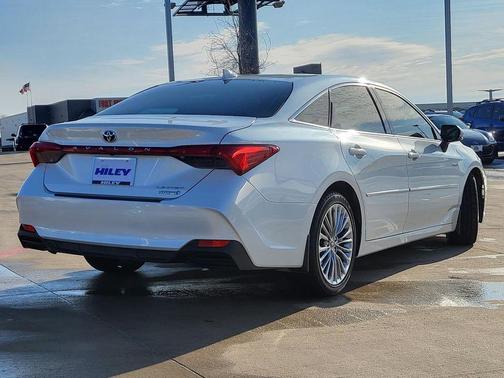 2021 Toyota Avalon Hybrid Limited