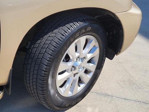 2010 Toyota Sequoia Platinum
