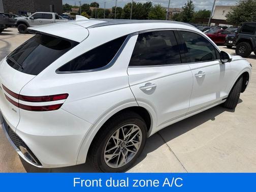 Alta White 2025 Genesis GV70 2.5T