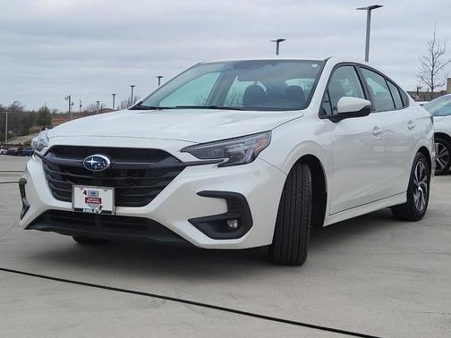 Crystal White Pearl 2025 Subaru Legacy Premium