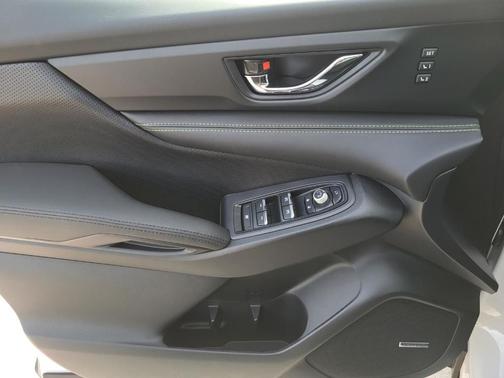 Crystal White Pearl 2026 Subaru Ascent Onyx Edition Touring