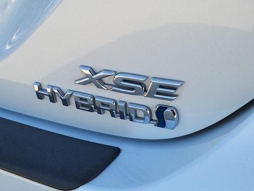 2022 Toyota Camry Hybrid XSE