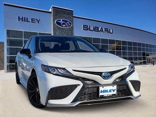 2022 Toyota Camry Hybrid XSE
