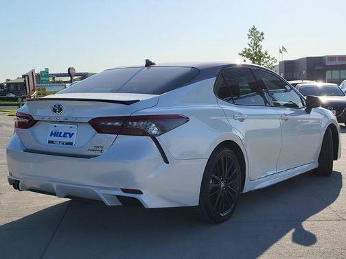 2022 Toyota Camry Hybrid XSE