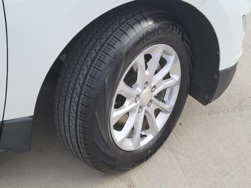 Summit White 2019 Chevrolet Equinox LS