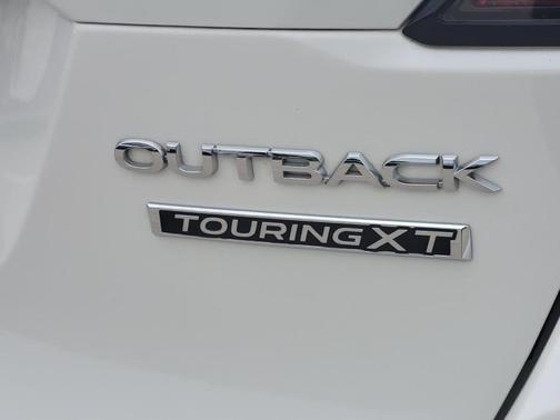 Crystal White Pearl 2023 Subaru Outback Touring XT