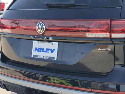 2024 Volkswagen Atlas 2.0T Peak Edition SEL