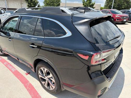 Crystal Black Silica 2021 Subaru Outback Touring