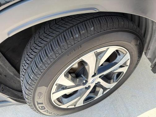 Crystal Black Silica 2021 Subaru Outback Touring