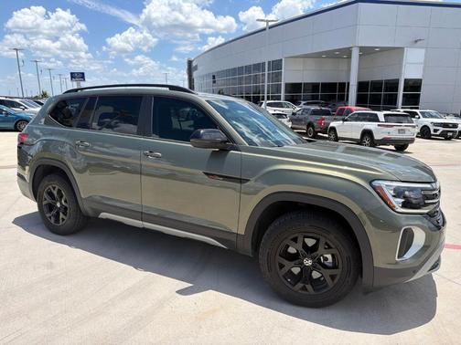 Avocado Green 2024 Volkswagen Atlas 2.0T Peak Edition SE w/Technology