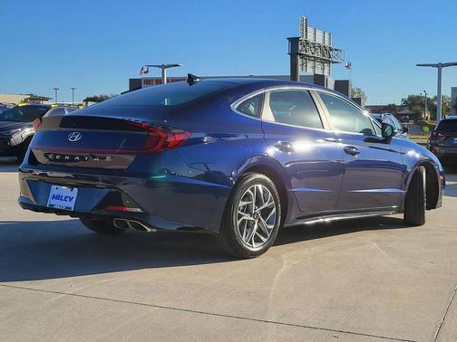 2022 Hyundai SONATA SEL