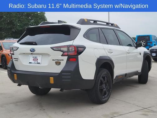 Crystal White Pearl 2025 Subaru Outback Wilderness