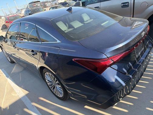 Parisian Night Pearl 2020 Toyota Avalon Limited