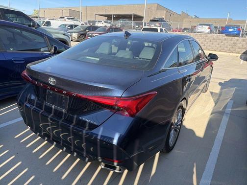 Parisian Night Pearl 2020 Toyota Avalon Limited