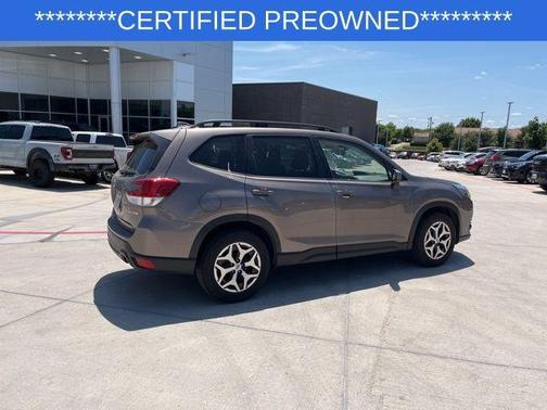 2022 Subaru Forester Premium