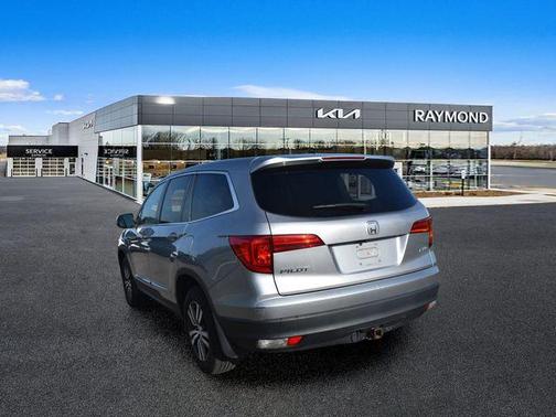 Lunar Silver Metallic 2017 Honda Pilot EX-L
