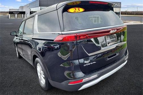 2023 Kia Carnival LX