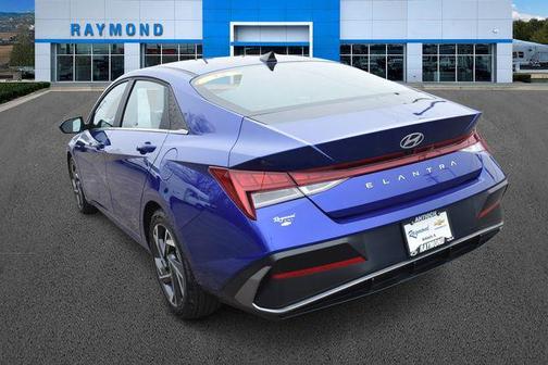 2025 Hyundai ELANTRA SEL