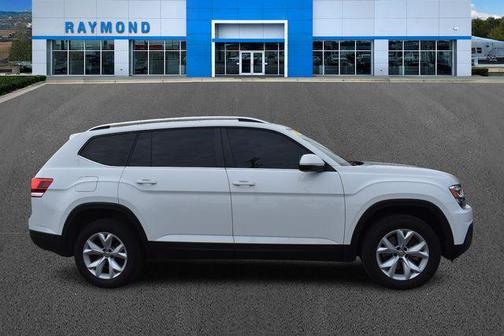 Pure White 2018 Volkswagen Atlas 2.0T SE