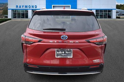 2021 Toyota Sienna Limited 7-Passenger