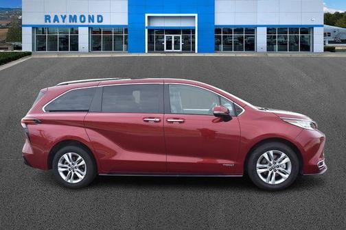 2021 Toyota Sienna Limited 7-Passenger
