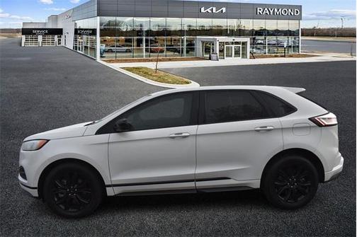 2022 Ford Edge SE