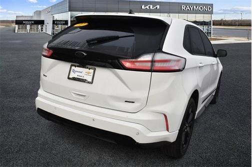2022 Ford Edge SE