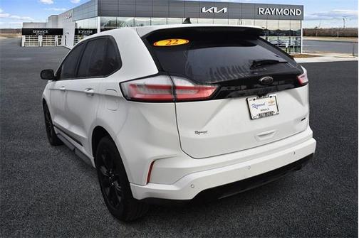 2022 Ford Edge SE