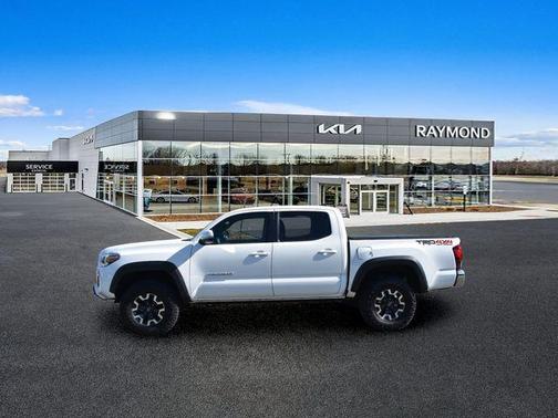 Super White 2018 Toyota Tacoma TRD Off Road