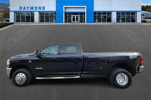 2024 RAM 3500 Laramie Crew Cab 4x4 8' Box