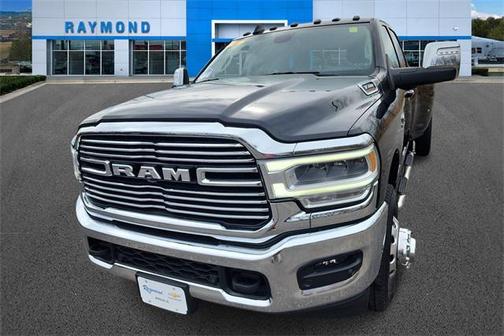 2024 RAM 3500 Laramie Crew Cab 4x4 8' Box