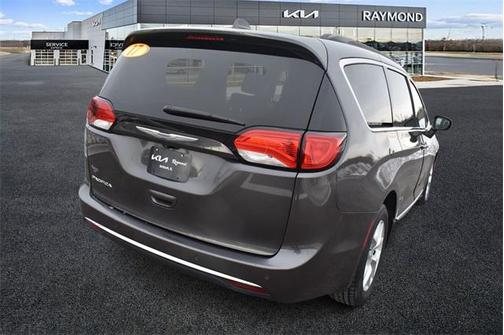 2017 Chrysler Pacifica Touring-L
