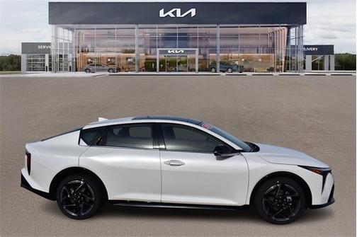2025 Kia K4 GT-Line