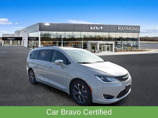 White Pearl 2019 Chrysler Pacifica Limited