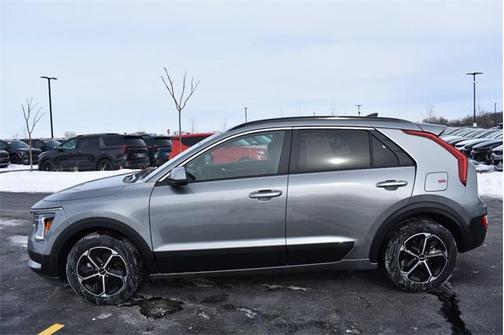 2025 Kia Niro LX