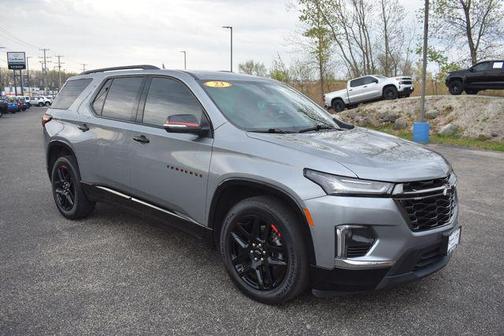 Sterling Gray Metallic 2023 Chevrolet Traverse Premier