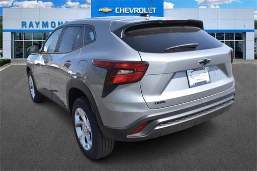 2025 Chevrolet Trax LS