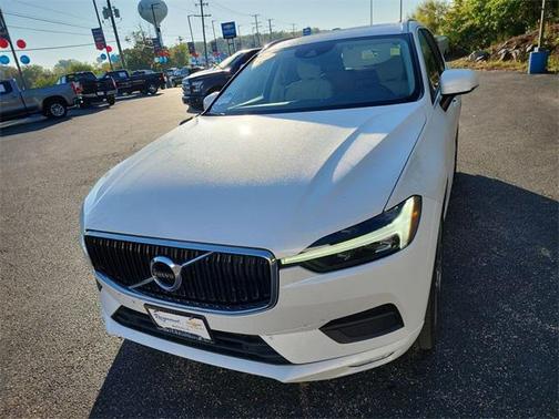 2021 Volvo XC60 T6 Momentum