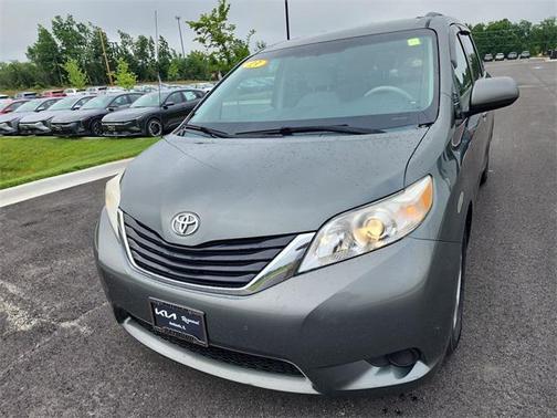 2013 Toyota Sienna LE