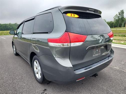 2013 Toyota Sienna LE