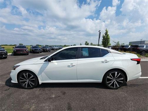 2022 Nissan Altima SR FWD
