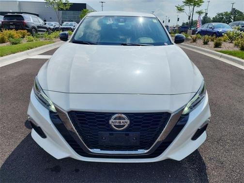 2022 Nissan Altima SR FWD