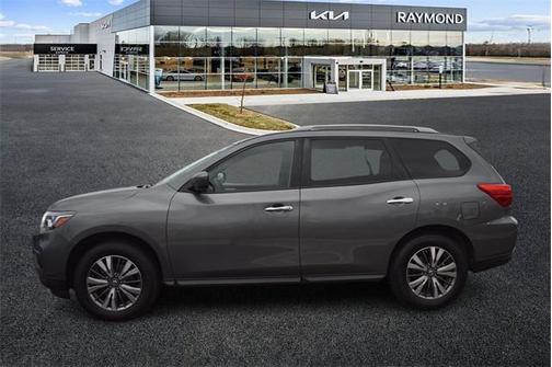 2018 Nissan Pathfinder SV