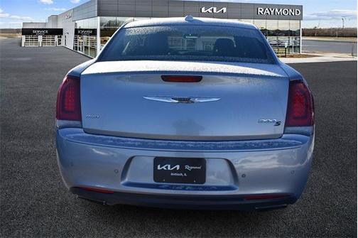 2018 Chrysler 300 S
