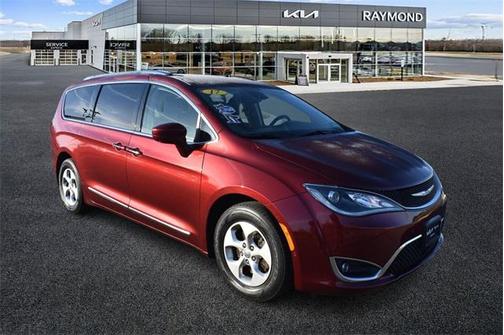 2017 Chrysler Pacifica Touring-L