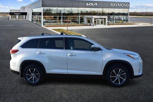 Blizzard Pearl 2019 Toyota Highlander XLE