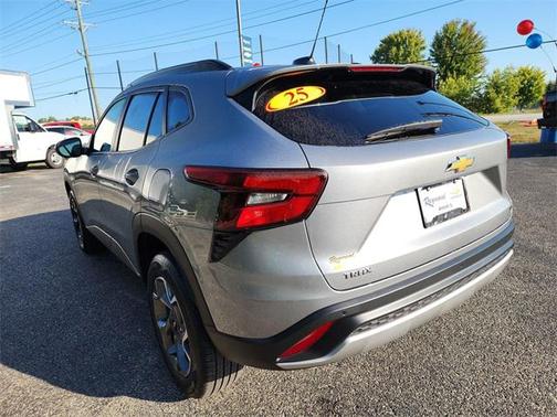 2025 Chevrolet Trax LT