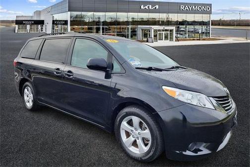 2016 Toyota Sienna LE