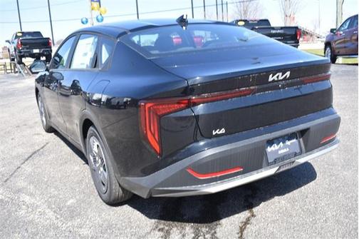2025 Kia K4 LX